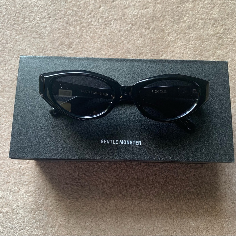 Gentle Monster x Jennie Fishtail Sunglasses